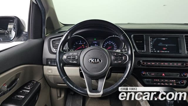 Kia The / новый New Carnival Luxury, 2020 15