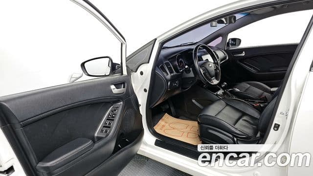 Kia K3 Trendy, 2013 10