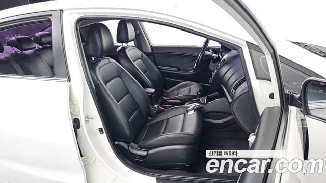 Kia K3 Trendy, 2013 13