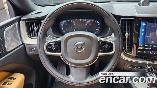 Volvo XC60 2세대 D5 Inscription, 2019 13