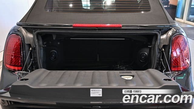Mini Cooper S кабриолет 4세대 JCW, 2025 14