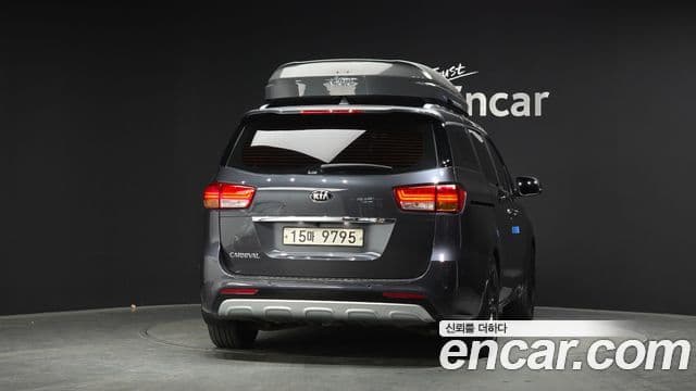 Kia All New Carnival Prestige, 2015 4