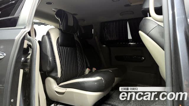 Kia All New Carnival Prestige, 2015 12