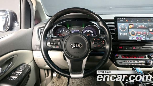 Kia All New Carnival Prestige, 2015 13
