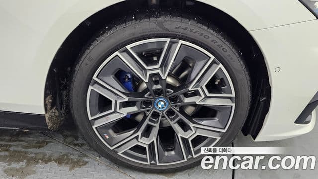 BMW 5시리즈 (G60) 530e xDrive M Sport, 2025 все фото