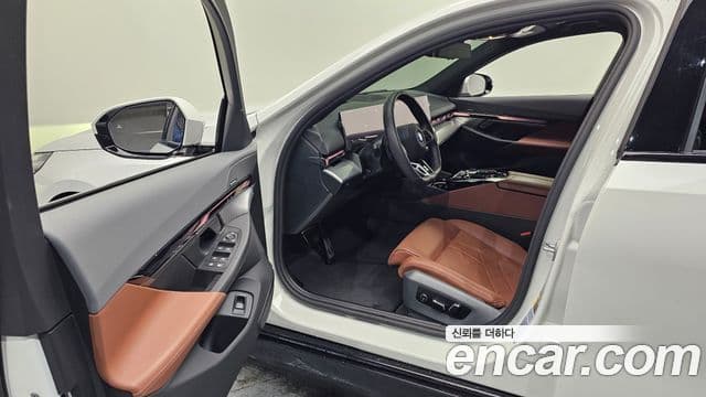 BMW 5시리즈 (G60) 530e xDrive M Sport, 2025 10