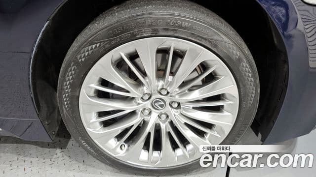 Lexus LS500h 5세대 3.5 Platinum AWD, 2019 все фото