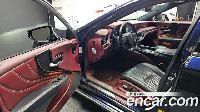Lexus LS500h 5세대 3.5 Platinum AWD, 2019 10