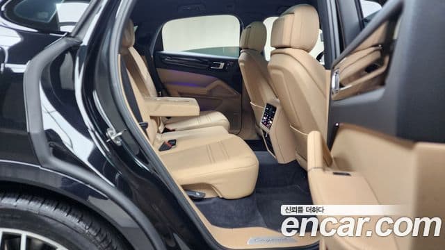 Porsche Cayenne (PO536) 3.0 купе, 2023 12