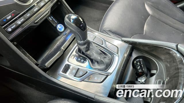 Hyundai Grandeur HG HG240 Modern Collection, 2017 9