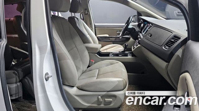Kia All New Carnival President, 2016 11