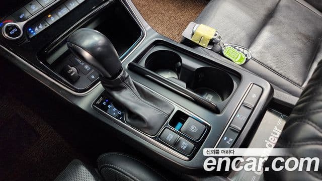 Hyundai Grandeur IG гибрид Special, 2019 9