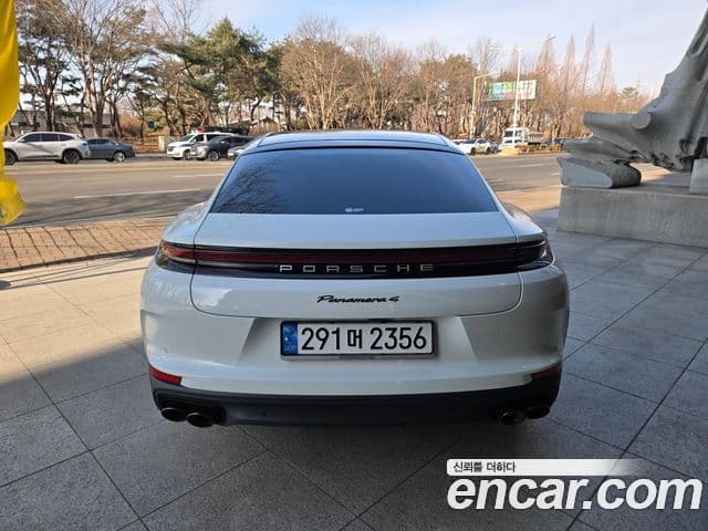 Porsche Panamera (976), 2024 4