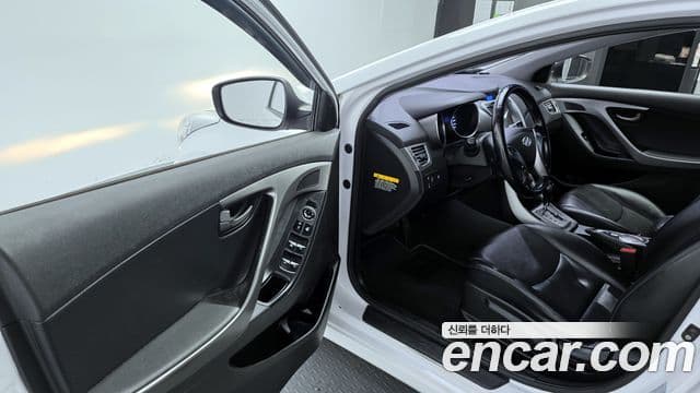 Hyundai Avante MD M16 GDI Avenue, 2014 11