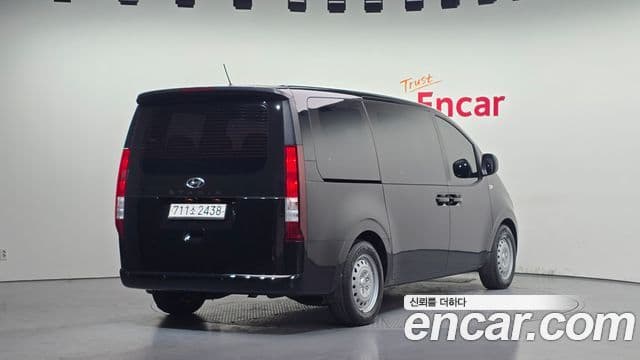 Hyundai Staria Smart, 2022 2