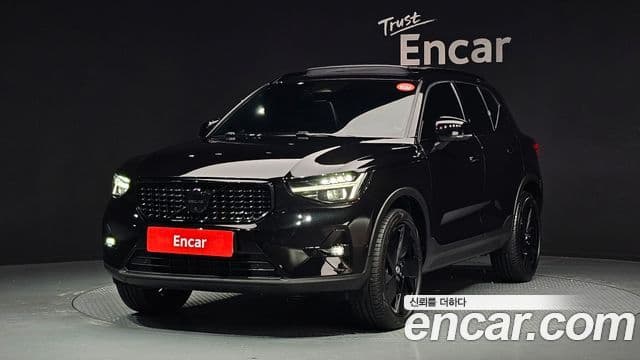 Volvo XC40 B4 чёрный Edition, 2025 1