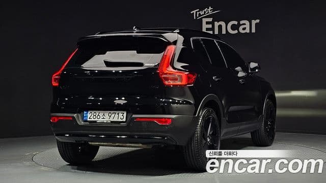 Volvo XC40 B4 чёрный Edition, 2025 3