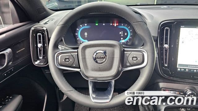 Volvo XC40 B4 чёрный Edition, 2025 все фото