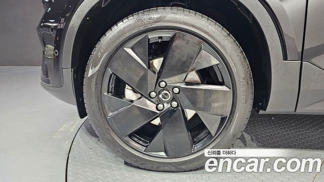 Volvo XC40 B4 чёрный Edition, 2025 19