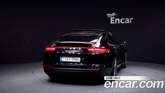 Porsche Panamera (971), 2020 4