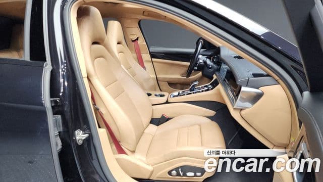 Porsche Panamera (971), 2020 11