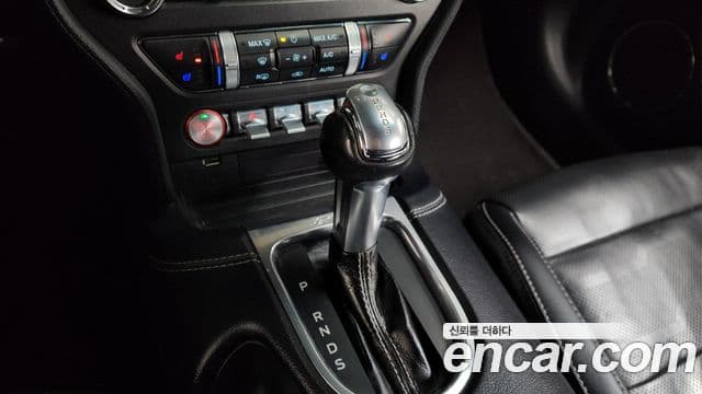 Ford Mustang купе, 2019 9