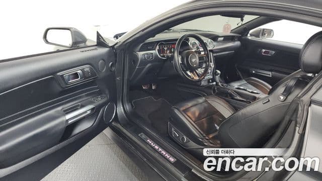 Ford Mustang купе, 2019 10