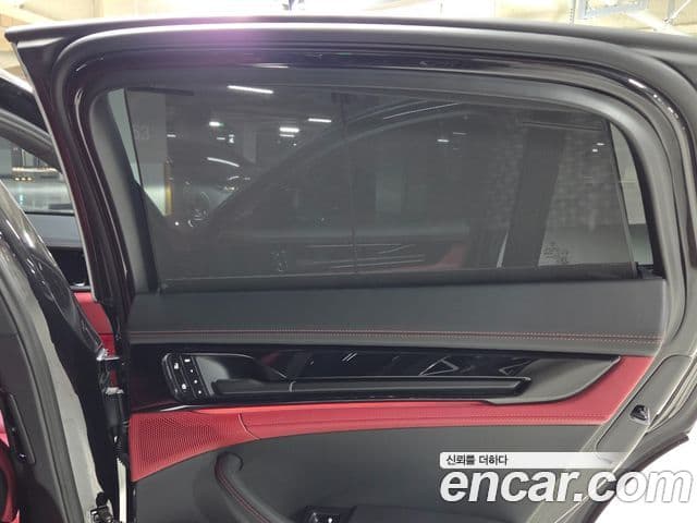 Porsche Panamera (976), 2025 12