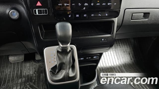 Hyundai Staria Modern, 2023 9