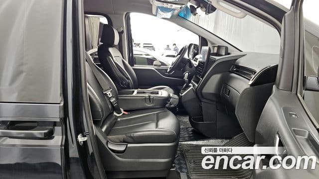 Hyundai Staria Modern, 2023 11