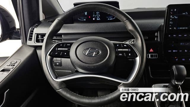 Hyundai Staria Modern, 2023 13