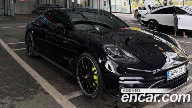 Porsche Panamera (971) 2.9 AWD E-гибрид Platinum Edition, 2023 1