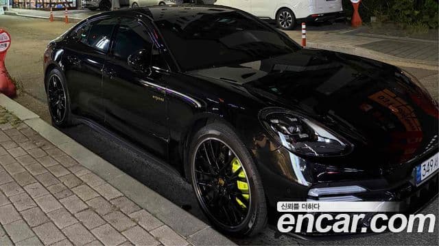 Porsche Panamera (971) 2.9 AWD E-гибрид Platinum Edition, 2023 3