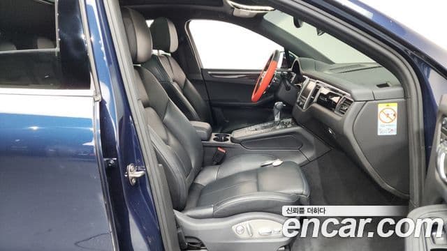 Porsche Macan 95B, 2015 11