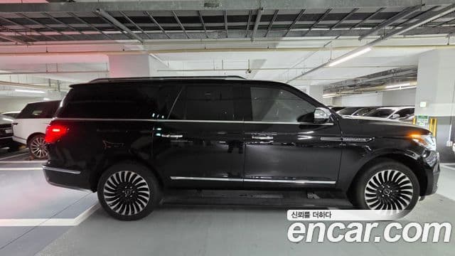 Lincoln Navigator 4세대 3.5L чёрный Label, 2019 4