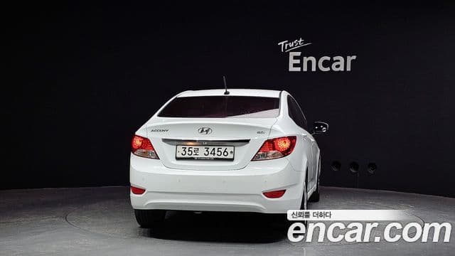Hyundai Accent(новый кузов / новое поколение) 1.6 GDI top, 2012 4