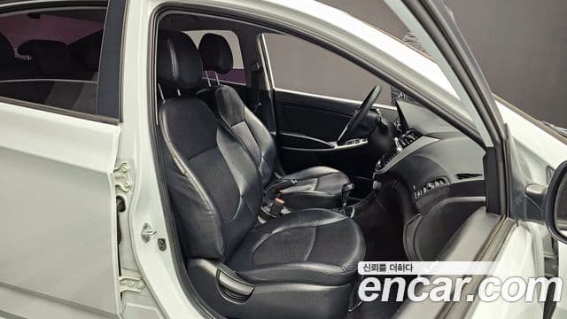 Hyundai Accent(новый кузов / новое поколение) 1.6 GDI top, 2012 12