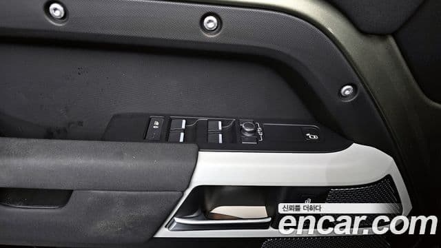 Land Rover Defender (L663) 110 D250 S, 2022 12