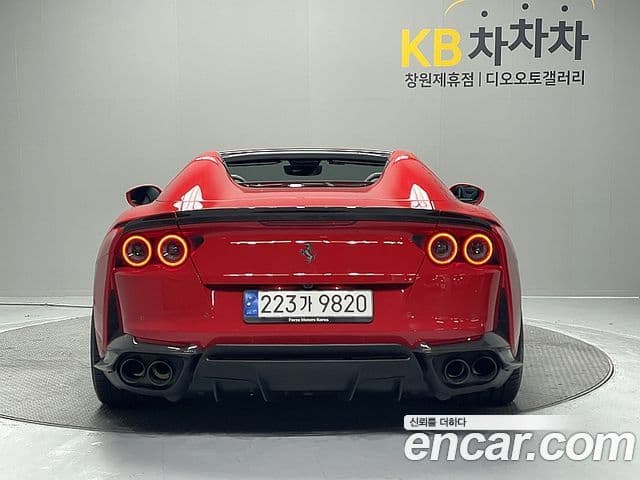 Ferrari 812 GTS, 2021 4