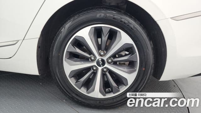 Kia K8 гибрид Noblesse Light, 2023 все фото