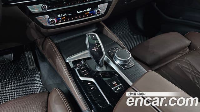 BMW 5시리즈 (G30) 523d M Sport, 2023 9