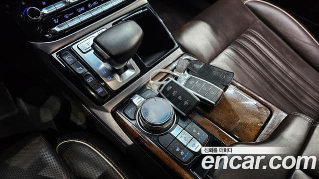 Genesis EQ900 Prestige, 2016 9