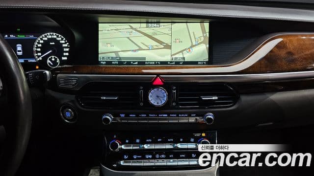 Genesis EQ900 Prestige, 2016 15