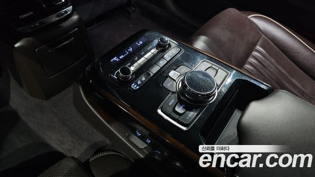 Genesis EQ900 Prestige, 2016 19