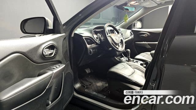 Jeep Cherokee(KL) 2.4 Limited AWD, 2021 12