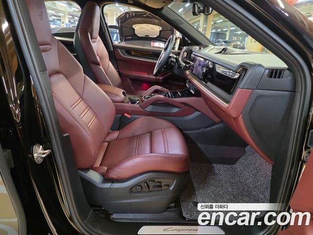 Porsche Cayenne (PO536) 3.0 купе, 2024 12