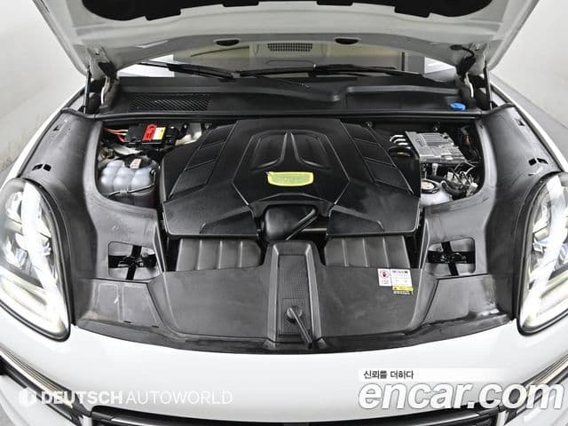 Porsche Cayenne (PO536) 3.0 E-гибрид купе Platinum Edition, 2023 6
