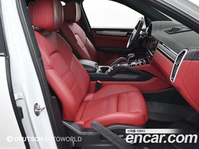 Porsche Cayenne (PO536) 3.0 E-гибрид купе Platinum Edition, 2023 10