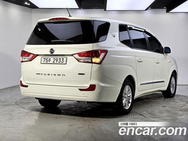 KG모빌리티(SsangYong) Korando 투리스모 2WD TX 11인승, 2016 4