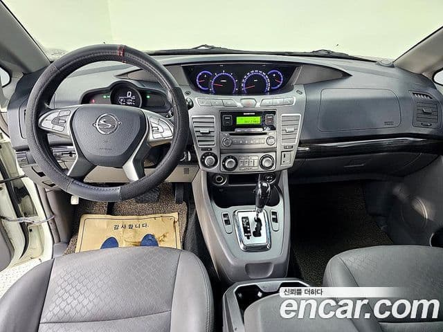 KG모빌리티(SsangYong) Korando 투리스모 2WD TX 11인승, 2016 все фото